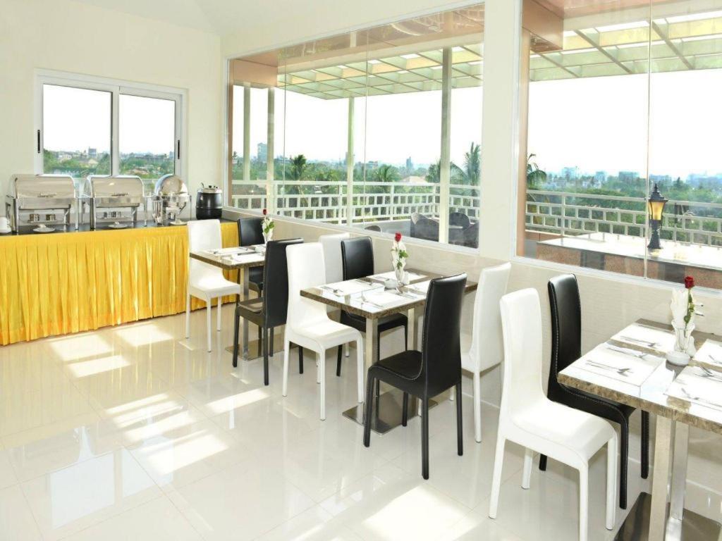 8Day Hotel Rangun Zewnętrze zdjęcie