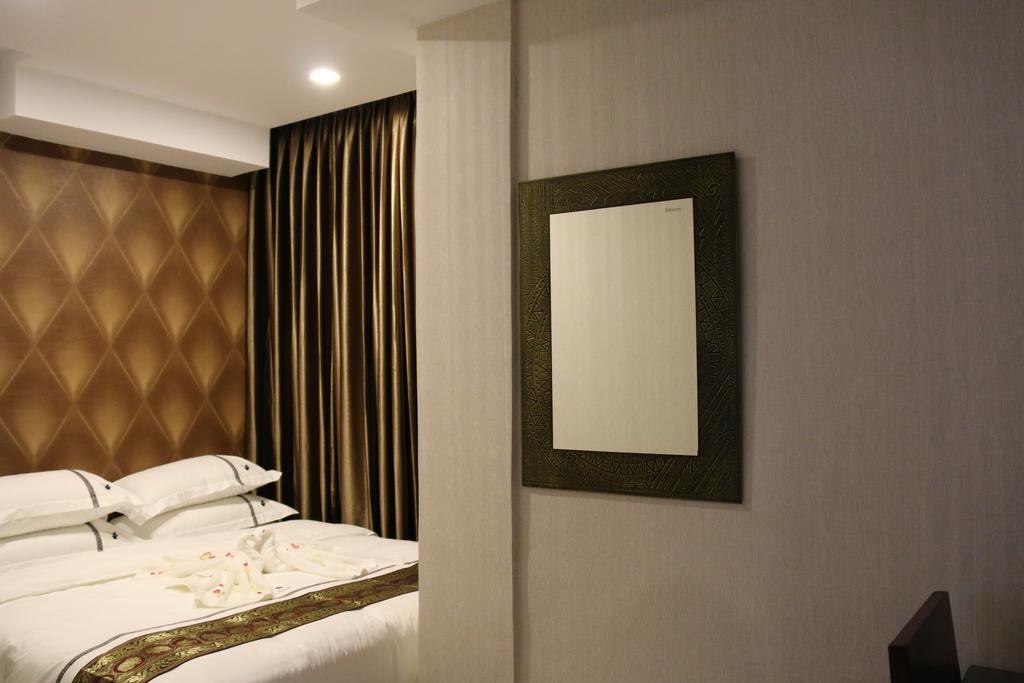 8Day Hotel Rangun Pokój zdjęcie
